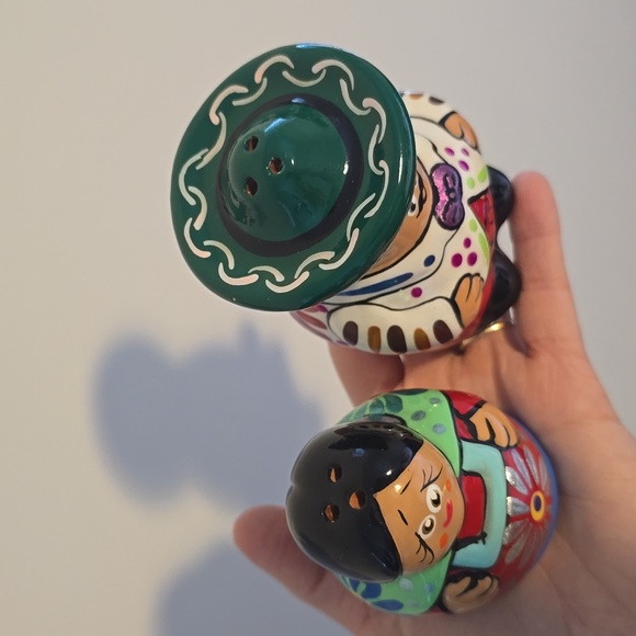 Vintage Mexican Couple Hand Painted Clay Salt and Pepper Shaker Set - Picture 2 of 4
